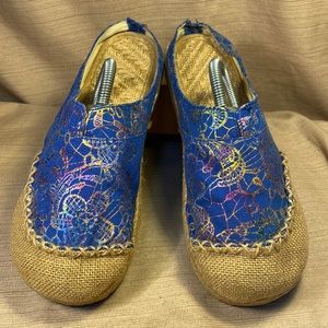 Handmade brocade/embroidered slipon burlap mules